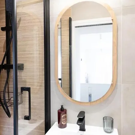 Apartment Lumineux Dans Le 16eme